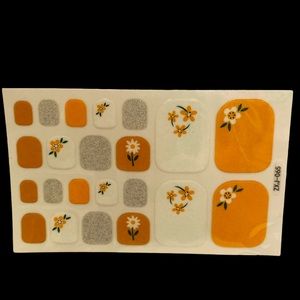 🆕Toe Nail Wraps- Flowers w/ silver glitter (2 shades of yellow, white,grn)